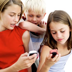 Adolescentes: uso del teléfono móvil