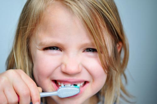 6 consejos básicos para mantener una dentadura infantil perfecta