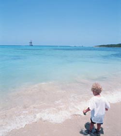 Bebés en la playa: consejos para viajes a la playa con bebés